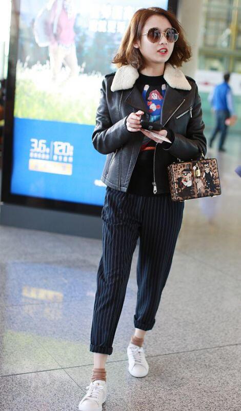 张慧雯靠谋女郎出道却高开低走,张慧雯看起来很年轻