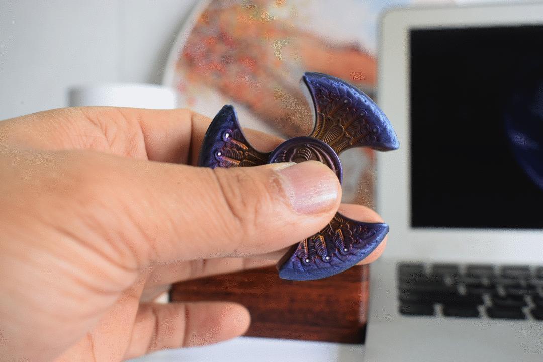 测评指尖陀螺飞花款,最好玩价格还很低的指尖陀螺