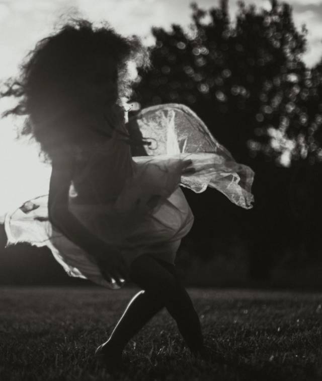 我们从此再也没有见过，很想再见她一面