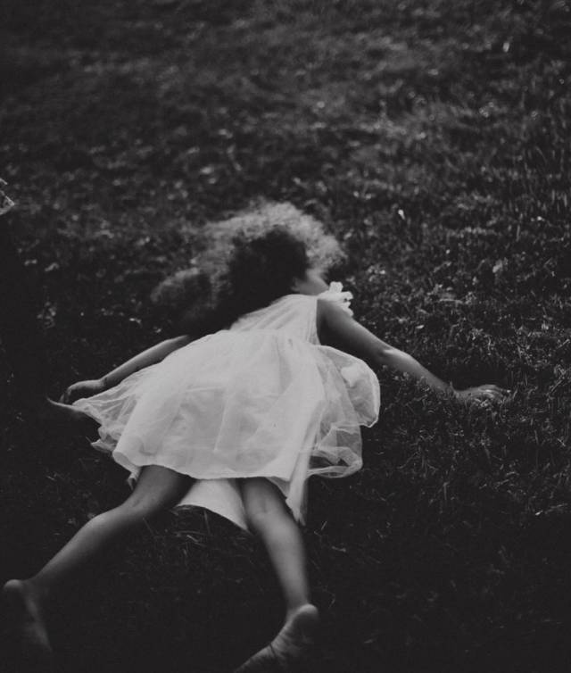 我们从此再也没有见过，很想再见她一面