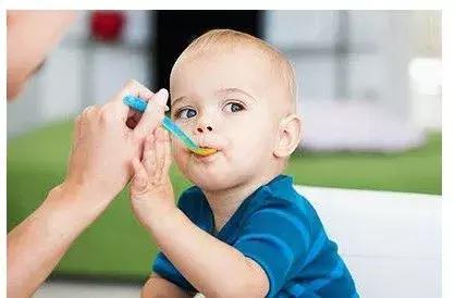 呛奶咳嗽的原因及解决办法,小孩夜里12点左右咳嗽是什么原因