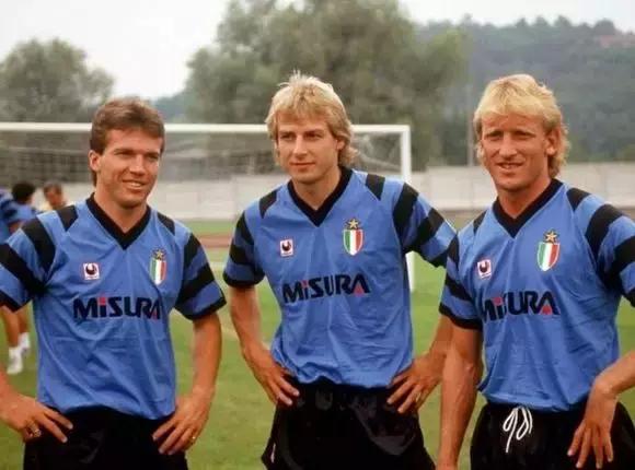 威震足坛的狐朋基友，他们都是每个年代男神！居然还有日本球员！