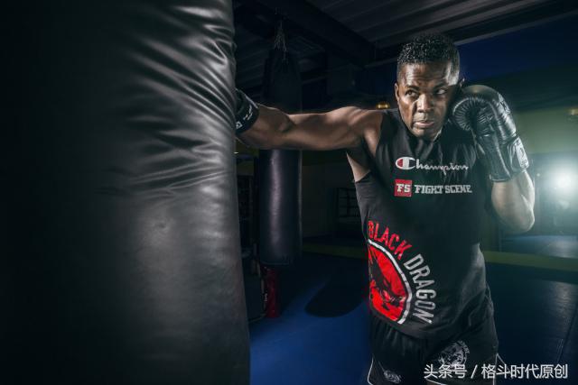 这个小国遍地出格斗天才，踢足球小男孩都能打遍世界无敌手