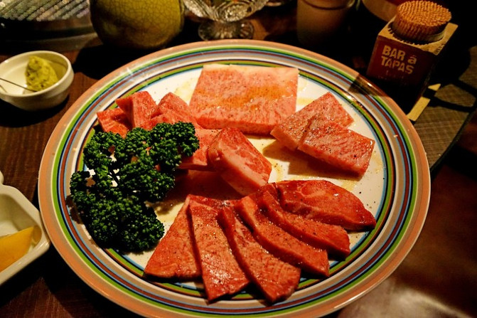 日本的神户牛肉,日本大阪环球影城奈良的鹿