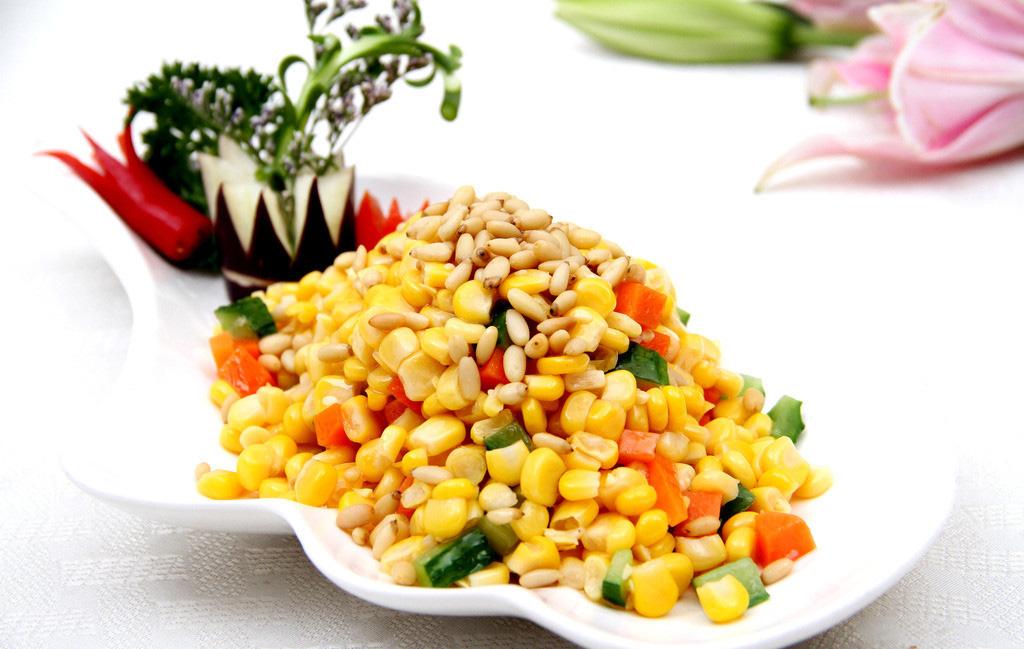 捡漏儿长白山大松子,我们一起来挖宝视频