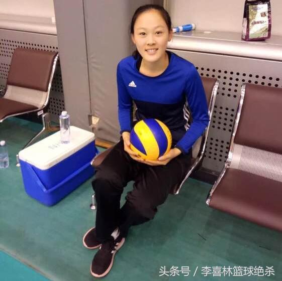 女排19岁接应新星上位良机,女排新星19岁
