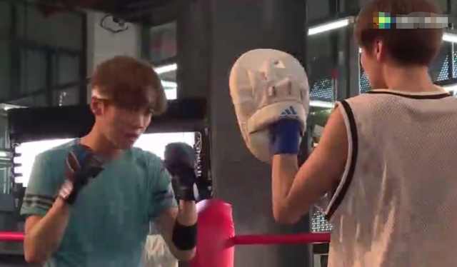 鹿晗甜蜜暴击完整视频,鹿晗甜蜜暴击比赛