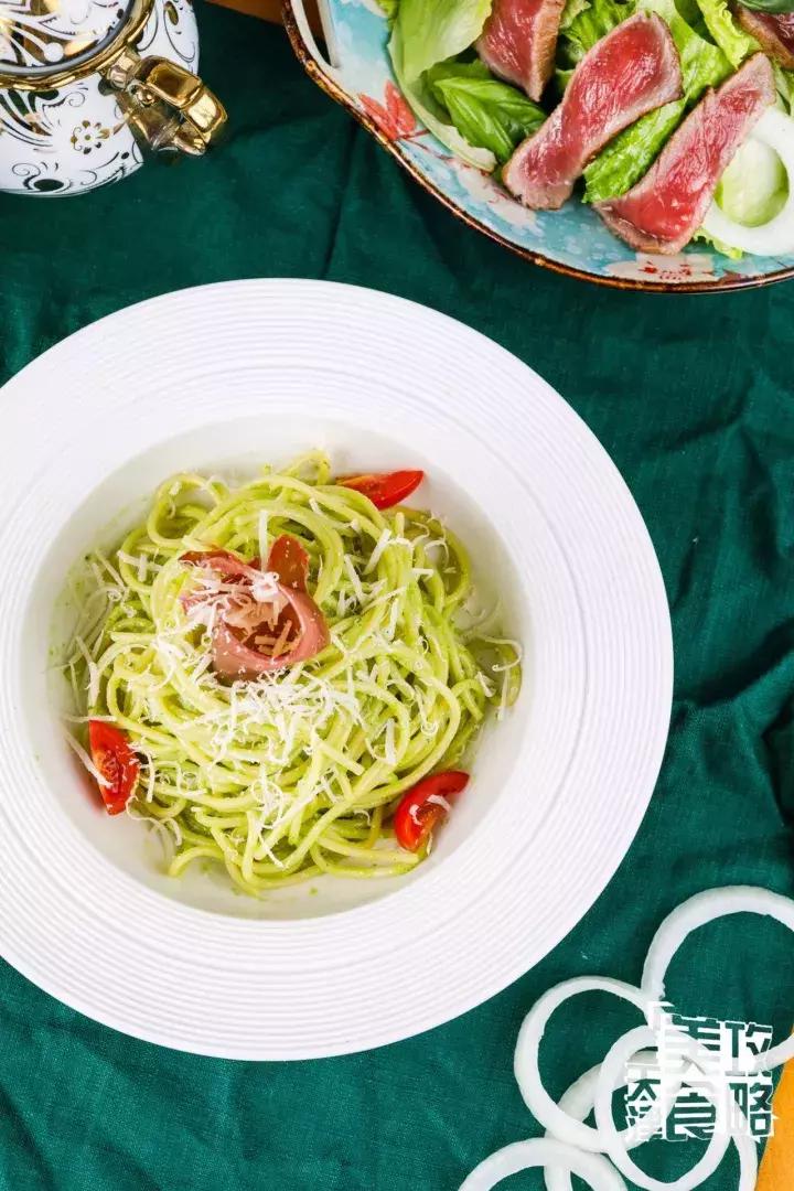 最火的网红鸡店,一周可售上千只的网红鸡