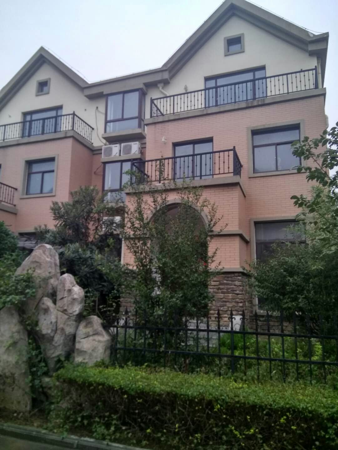 新乡郊区还有卖别墅吗,新乡买房子哪里的比较好