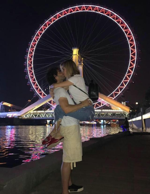 手放哪呢帕托？撩热巴和李宇春，揩油莎娃与沃伊，玩花样足球呢？