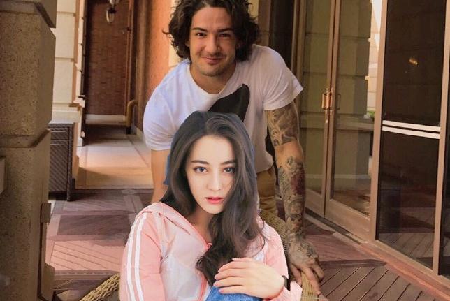 手放哪呢帕托？撩热巴和李宇春，揩油莎娃与沃伊，玩花样足球呢？