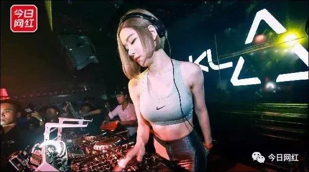 全网年度十大直播平台主播收入,直播销售额突破500万视频