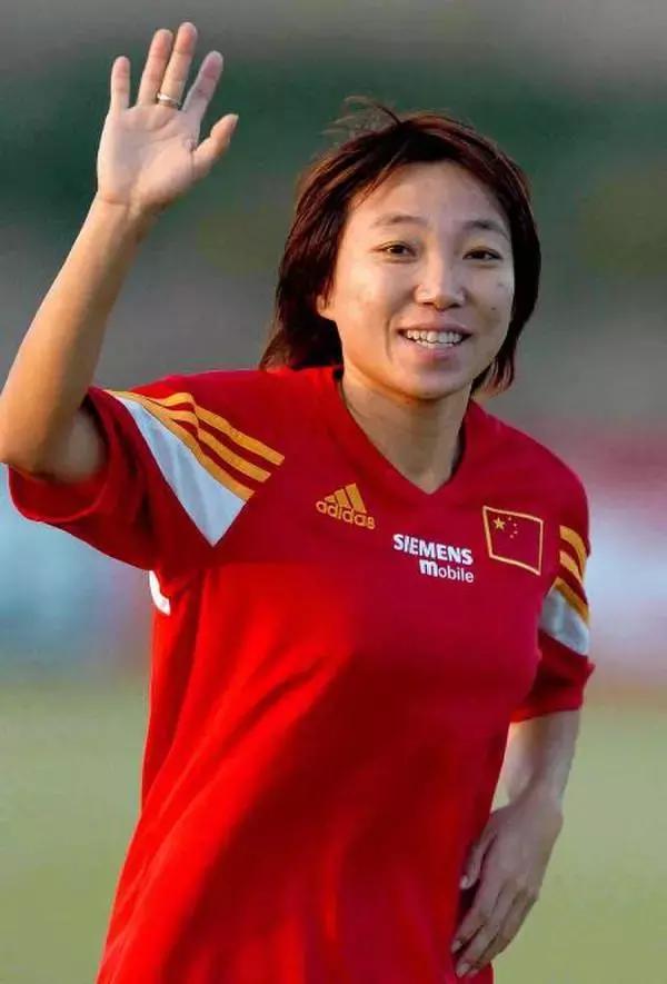 世界第一马拉多纳,她被称穿裙子的马拉多纳