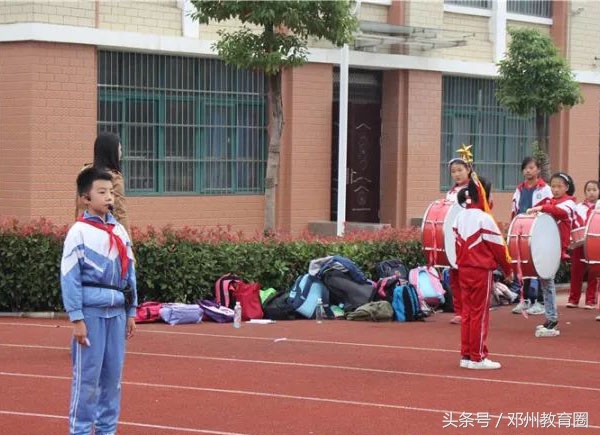 桑庄镇和小杨营乡中小学校长观摩邓州市花洲实验小学社团活动纪实