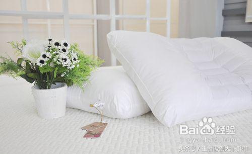 脖子崴了一下应该冰敷还是热敷,脚脖子崴了用啥药好止疼