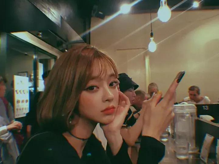 微卷短发修剪,初秋短发扎发