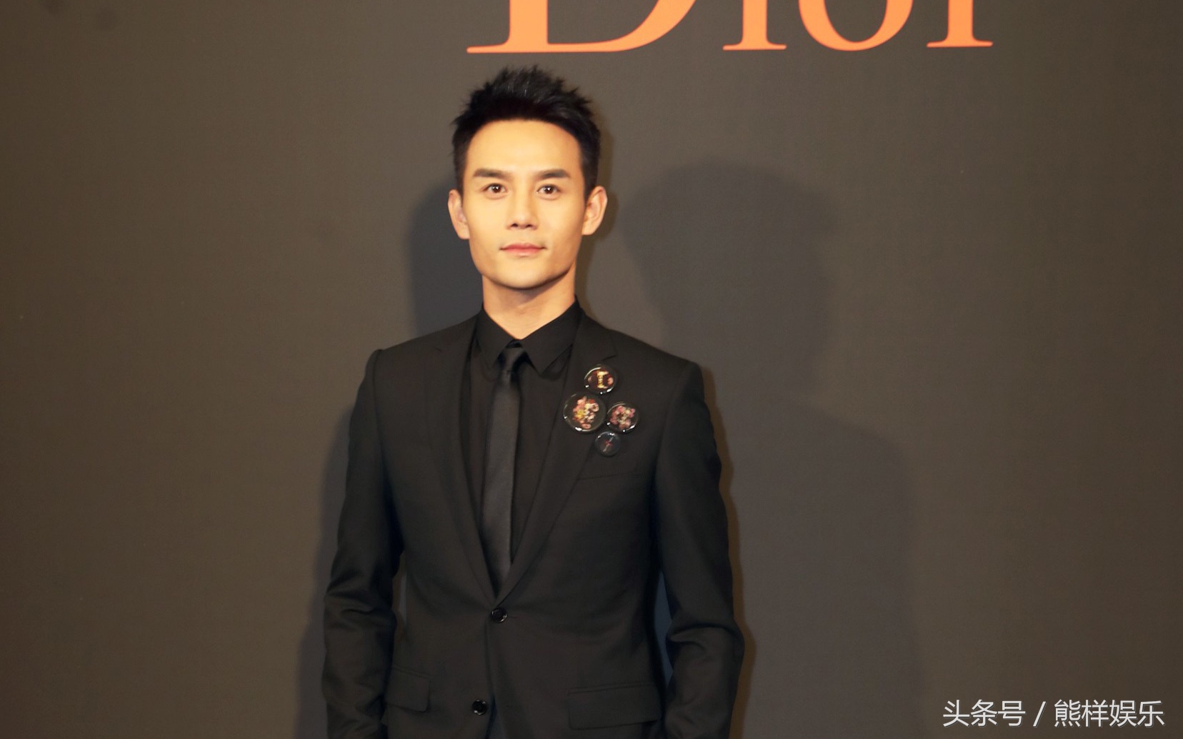 鐜嬪嚡铔颁紡涓庣唤鏀鹃潰瀵归潰,鐜嬪嚡铔颁紡涓庣唤鏀鹃潰瀵归潰瀹屾暣