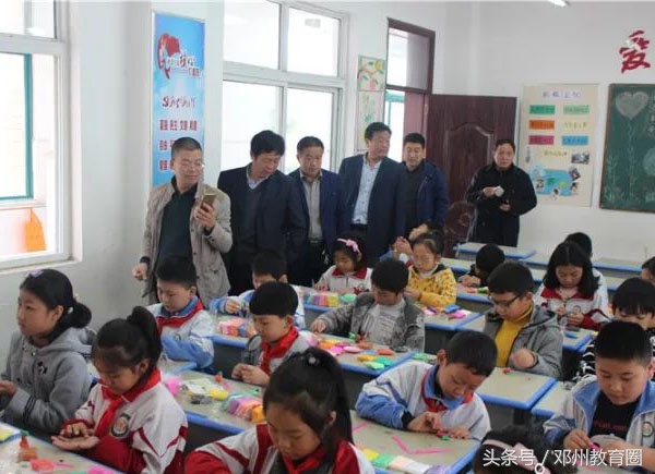 桑庄镇和小杨营乡中小学校长观摩邓州市花洲实验小学社团活动纪实