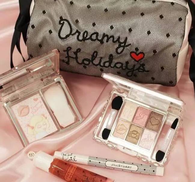2018年圣诞限量彩妆推荐,新年美妆套装推荐