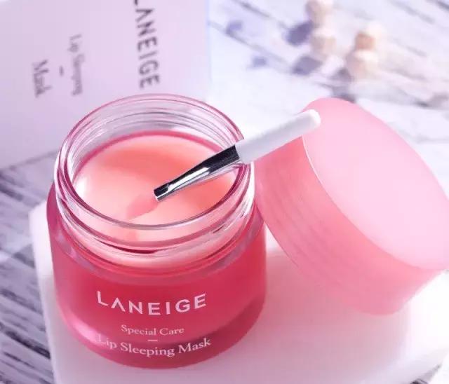 用TA一抹唇部就像打了玻尿酸！水光唇谨慎机有这么厉害？