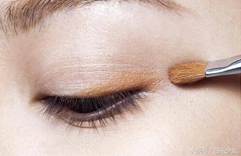 好冷冷冷冷～来一杯女明星最爱的“橙汁妆”吧