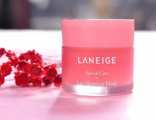 用TA一抹唇部就像打了玻尿酸！水光唇谨慎机有这么厉害？