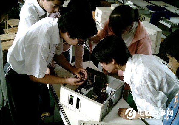 自己攒机还是买整机,自己攒机还是买整机好