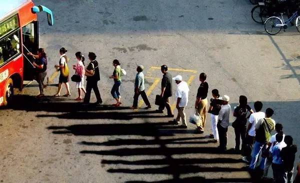 日本人在国外真的很受尊重吗,揭秘日本人在国外的奇怪行为