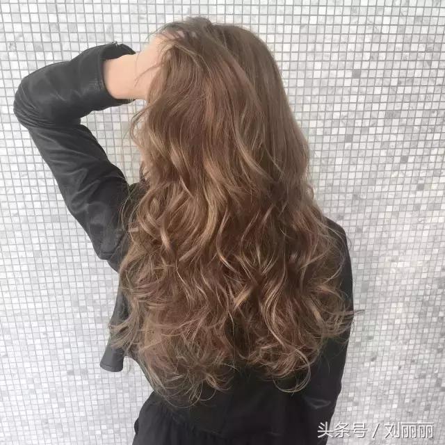 如何修复烫染受损发质,发尾烫软化技巧