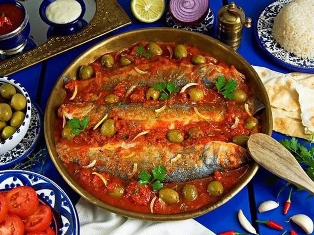 法国火车站台接吻，在伊朗议论婴儿的眼睛，旅行禁忌你可能都会犯