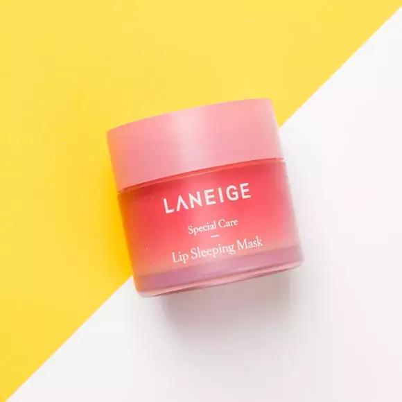 用TA一抹唇部就像打了玻尿酸！水光唇谨慎机有这么厉害？