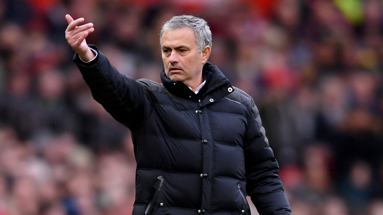 曼联大巴防守,曼联战术问题