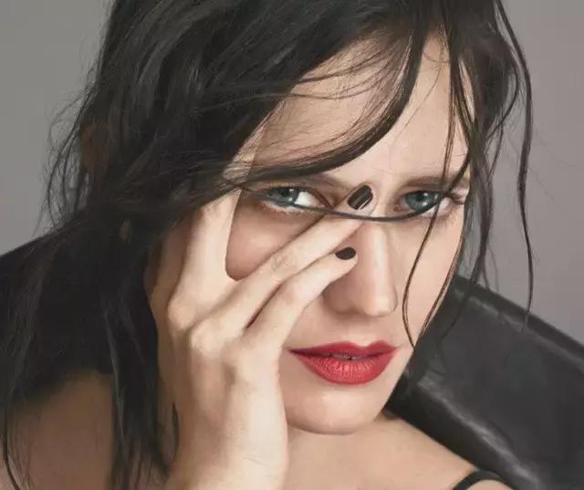 用TA一抹唇部就像打了玻尿酸！水光唇谨慎机有这么厉害？