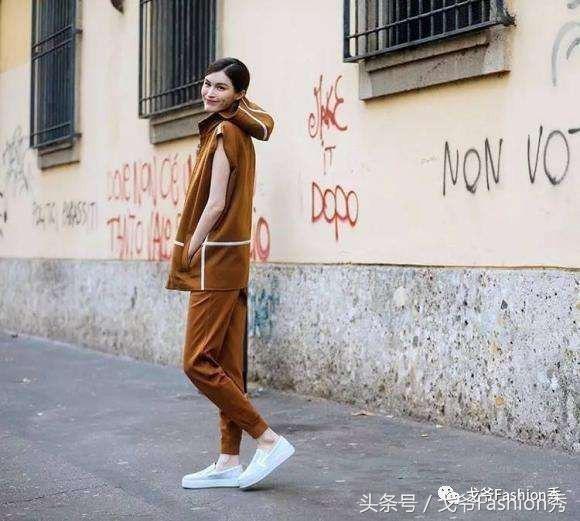 最新大表姐刘雯穿搭鞋子,刘雯真皮小白鞋广告