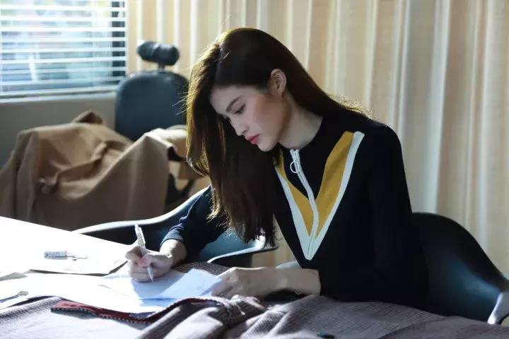 一天就卖出去年双10四天的业绩，伊芙丽靠什么赢得高速成长？