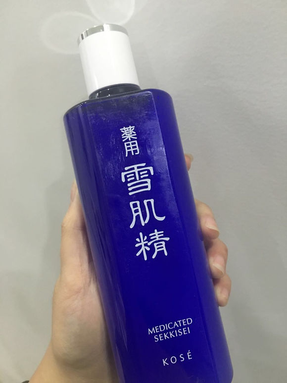 给大家推荐几款我经常用的护肤品,学生党超好用的护肤品一整套推荐