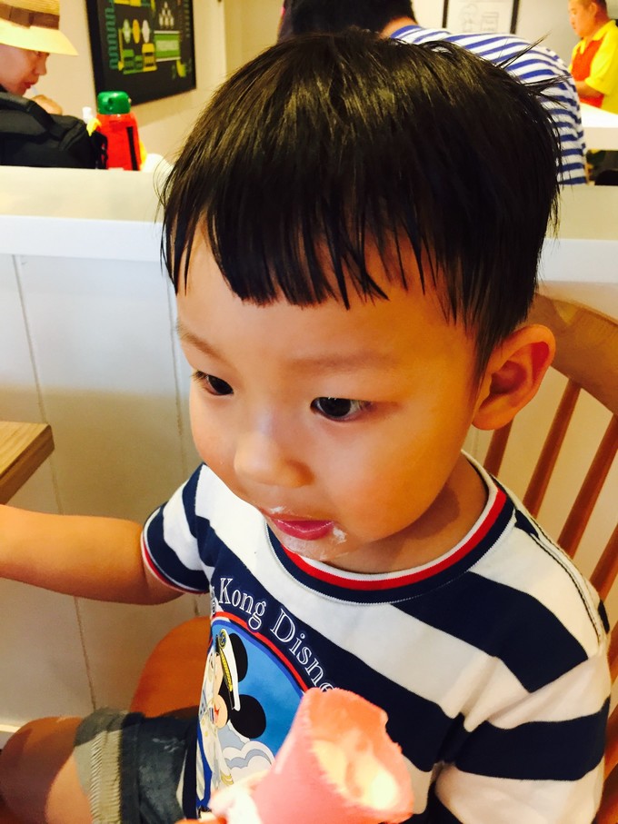 我们和孩子一起去三亚旅行,一大两小亲子三亚游