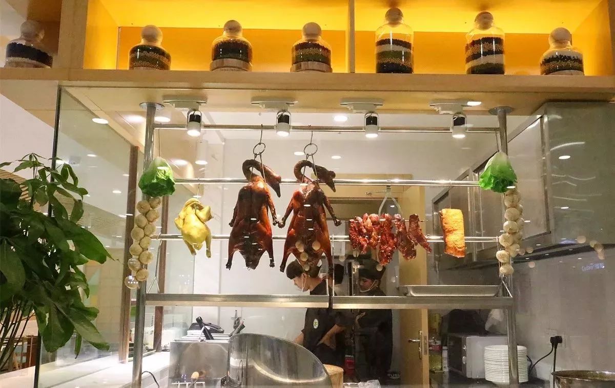 武汉排名第一的粤式茶餐厅,这家广式茶餐厅很火爆