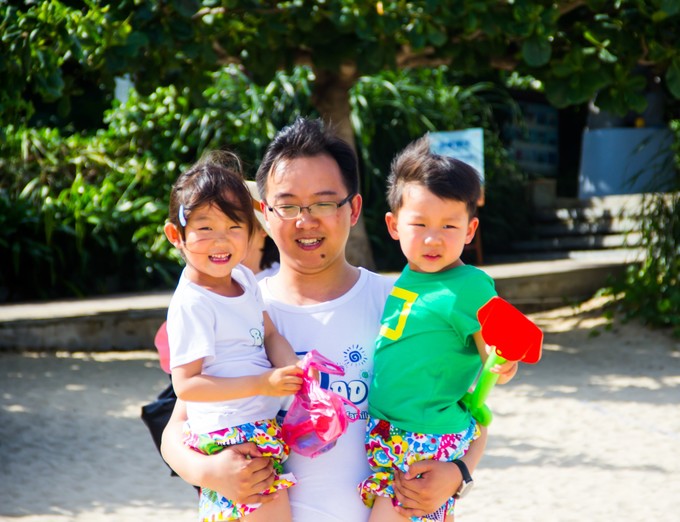 我们和孩子一起去三亚旅行,一大两小亲子三亚游