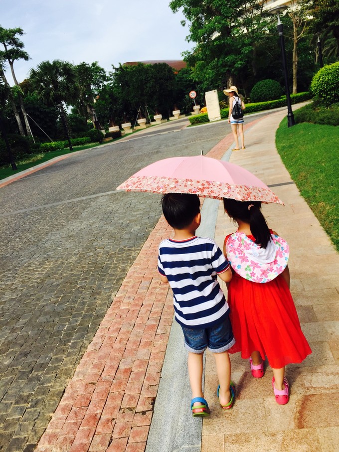 我们和孩子一起去三亚旅行,一大两小亲子三亚游