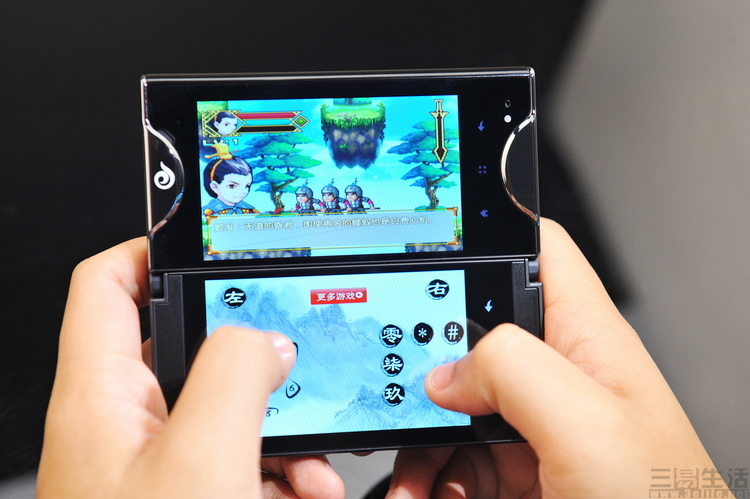 中兴推出新手机,中兴折叠屏最新的手机