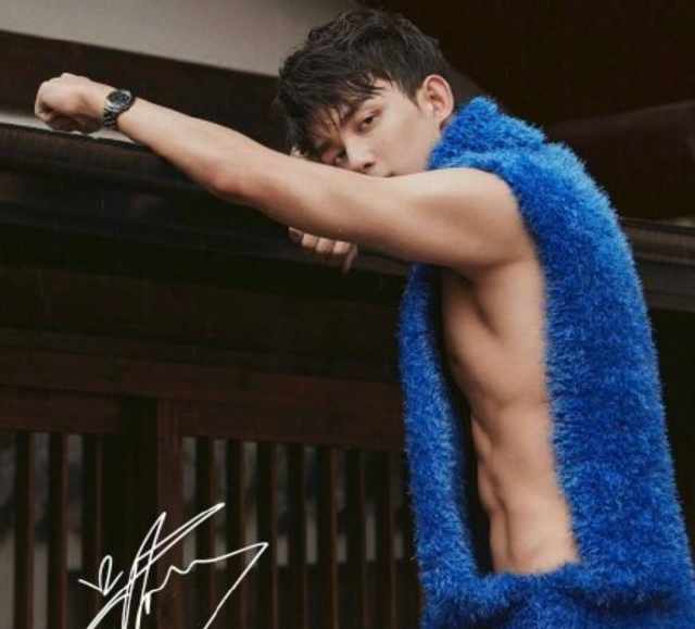 男星肌肉照罕见曝光，看到陈学冬后，我终于懂郭敬明了