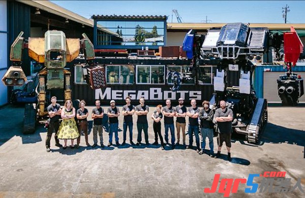 变形金刚大战美国基地,变形金刚机器人大战