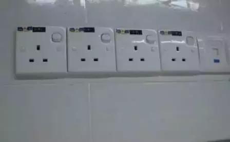 花了100块钱改造厨房,家里装修开关插座就花了三千多