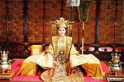 曾是人人尊崇的女性，权欲熏心，色令智昏，亲手杀子，成一代妖后