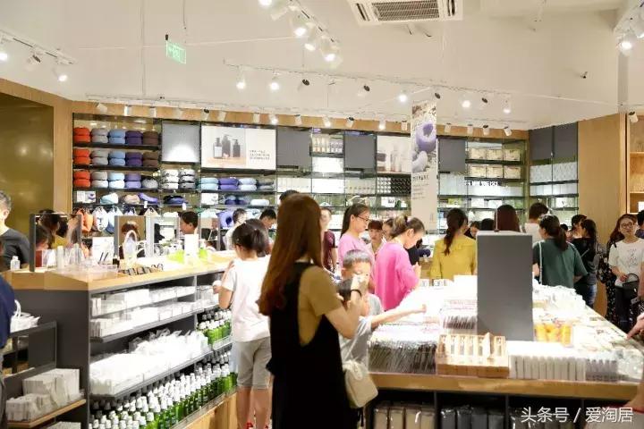 从服装行业跨越到餐饮行业,从服装跨界到家居