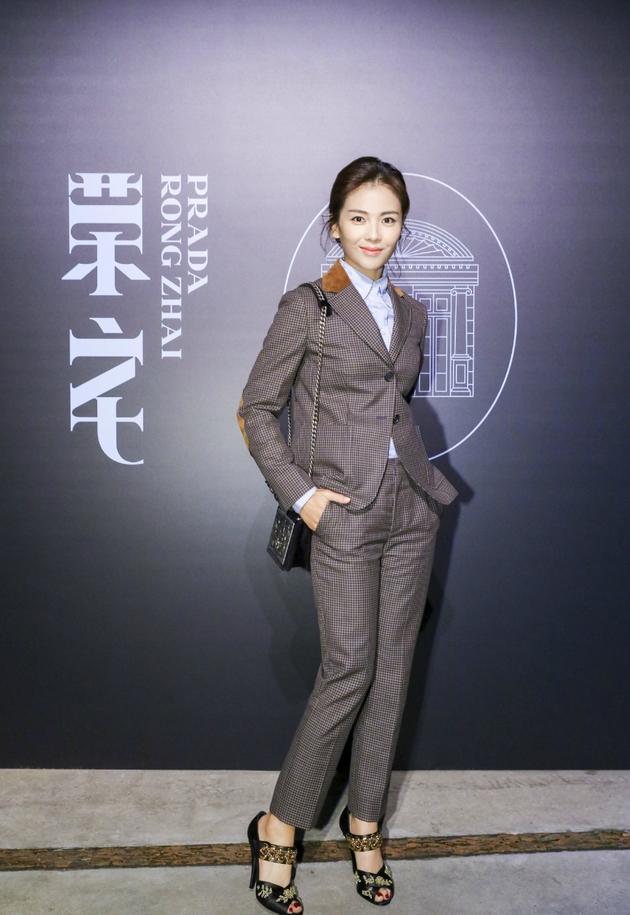 刘雯杨幂迪丽热巴气场,杨幂刘雯西装