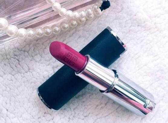 化妆包里有什么口红好用,化妆包里的口红推荐