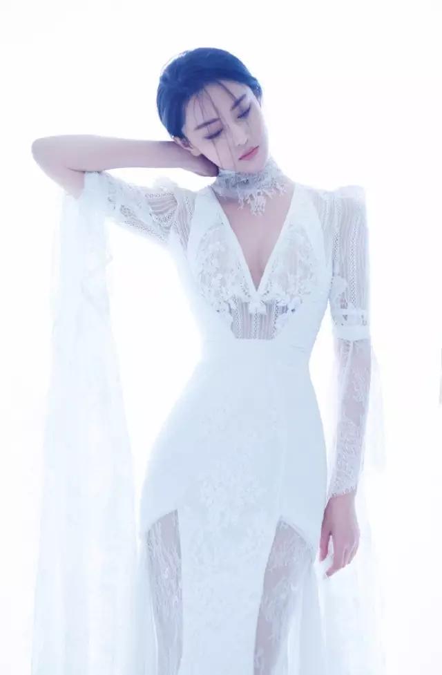 张馨予靠这组照片成功逆袭范冰冰，想不到她还有这样的一面！