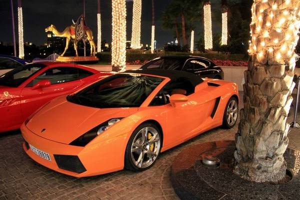 去迪拜旅游要穿长袍吗,迪拜最冷的时候穿什么